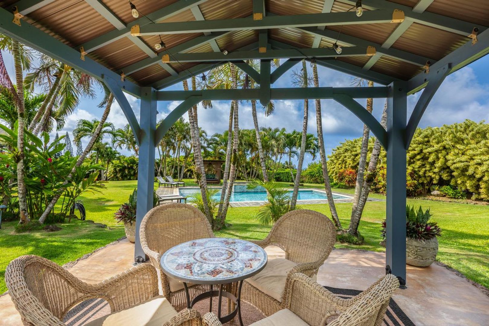 Private North Shore Oasis: Unique Pod-Style Estate with Zero-Edge Pool & Ocean View – photo 3