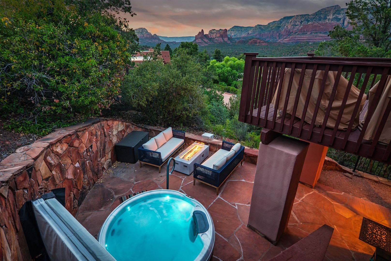 Best Panoramic Views in Sedona, Hot Tub + Firepit! – photo 1