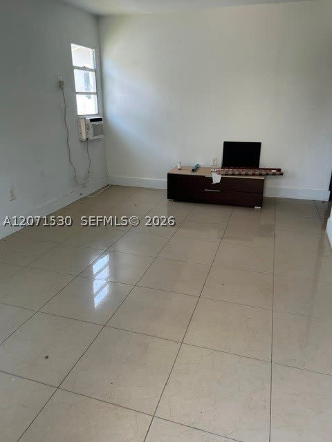 213 SW 11th St – photo 3