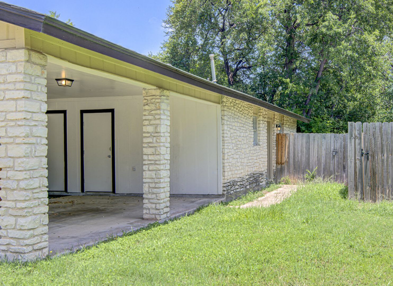 805 Sirocco Dr – photo 2