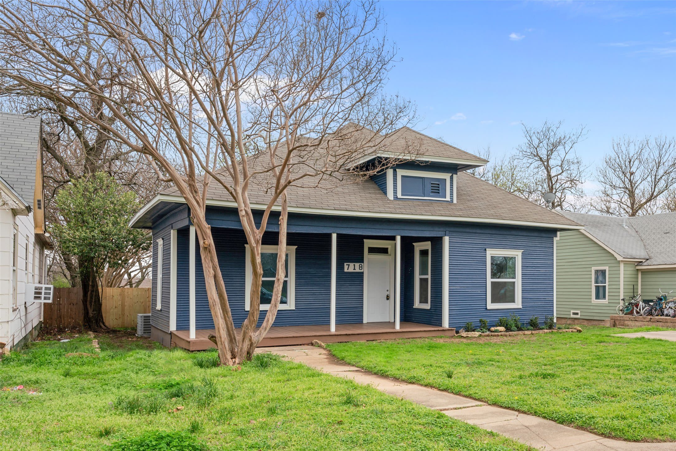 718 W Monterey Street – photo 2