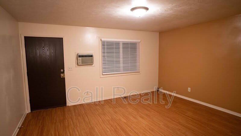 5223 N Crestline St. – photo 2