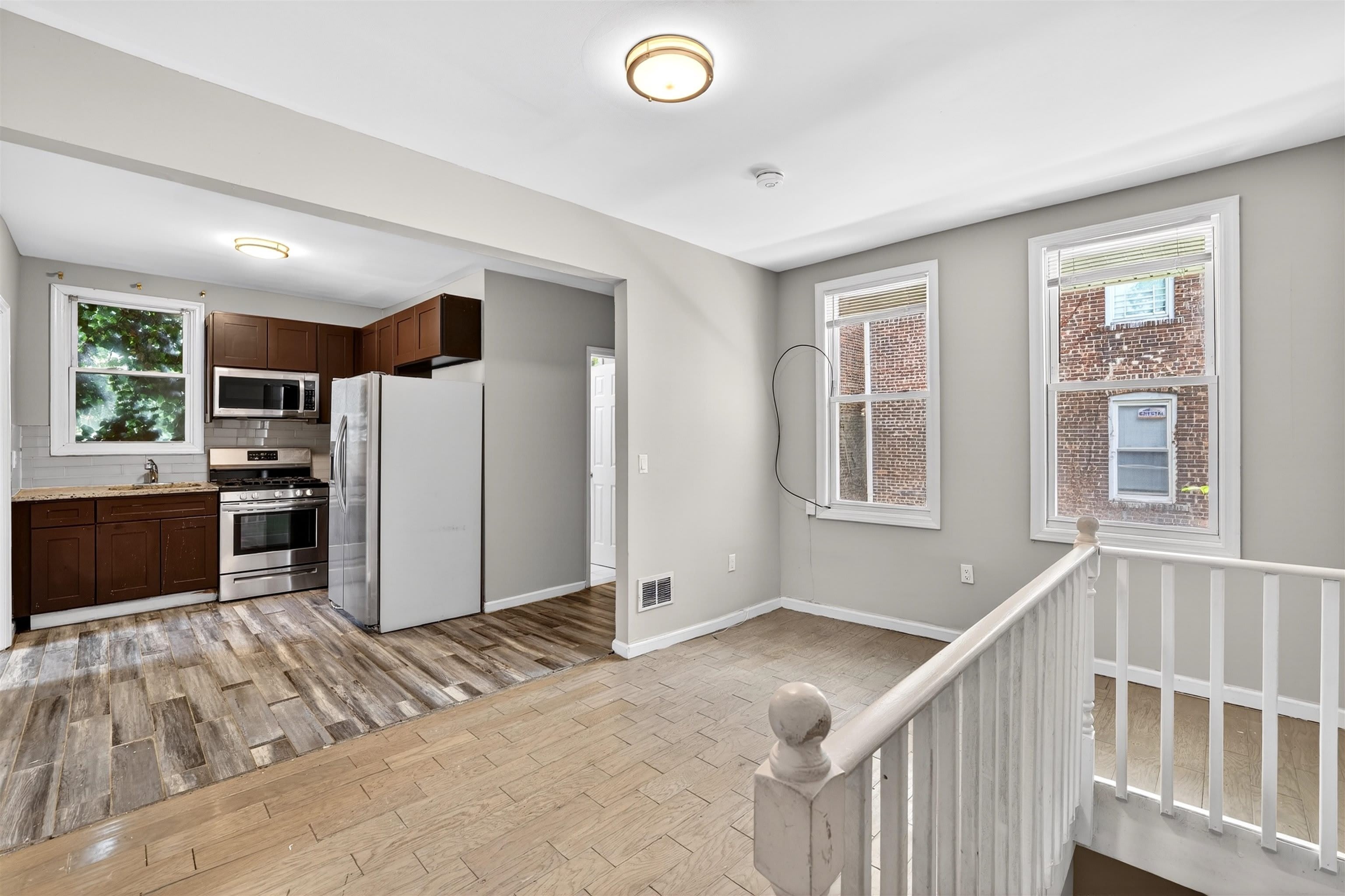83 Williams Ave – photo 3