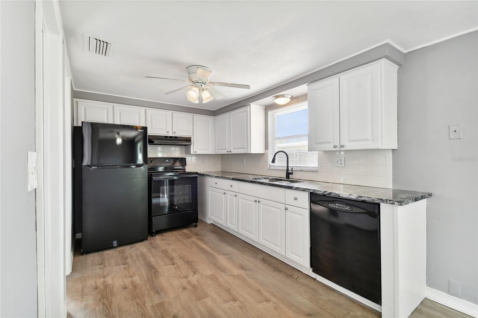 7721 ARBORDALE Drive – photo 2