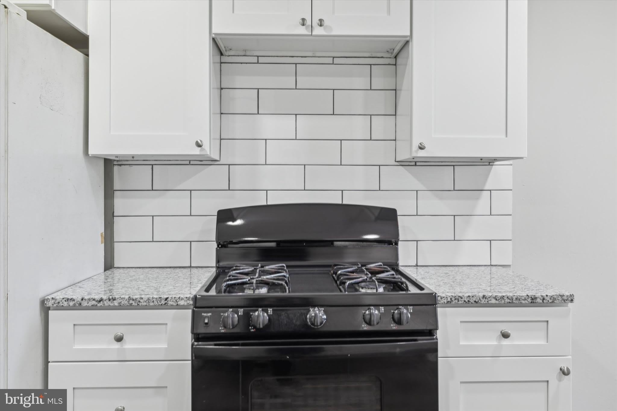 326 E AIRY Street – photo 2