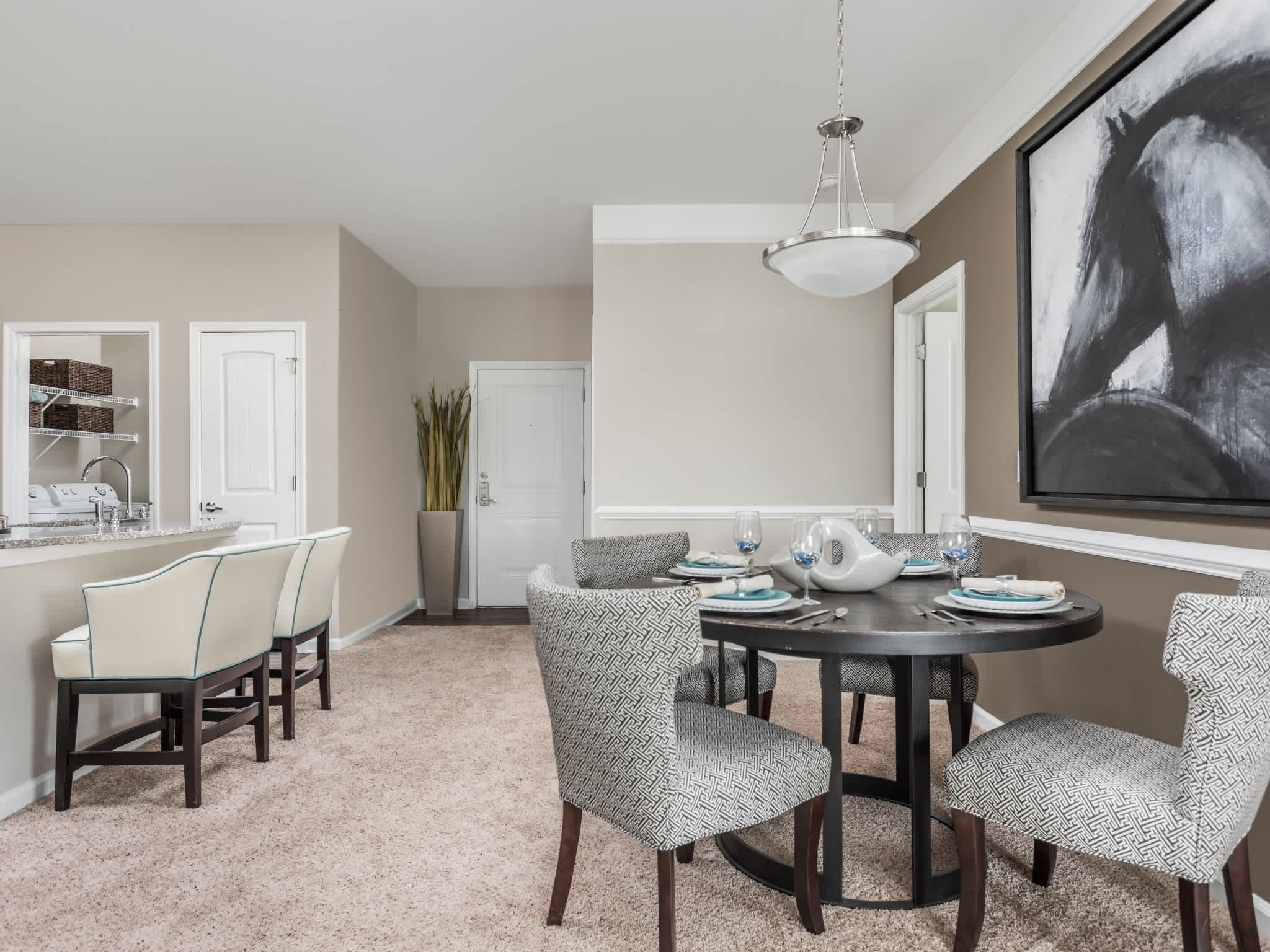 Aston Apartments – photo 3