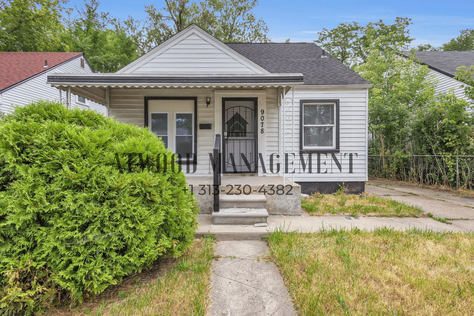This beautifully updated 3-bedroom, 1-bath single-family home is ready for move-in! – photo 1