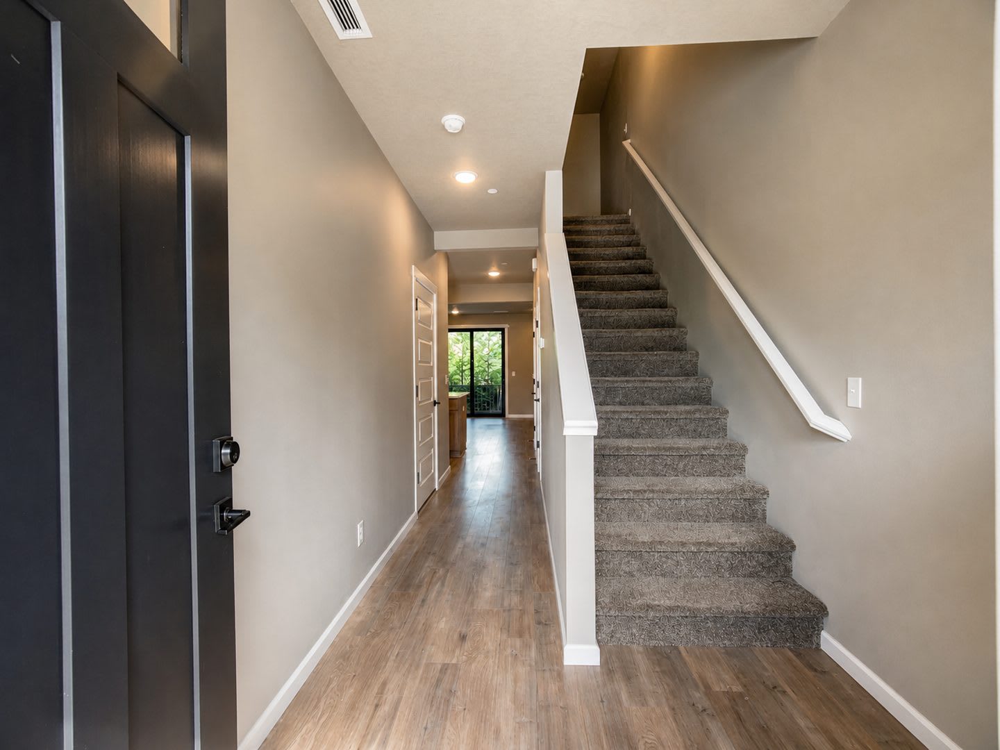 Luxury Townhome for Lease at the Courtyards at Hidden Crest – photo 3