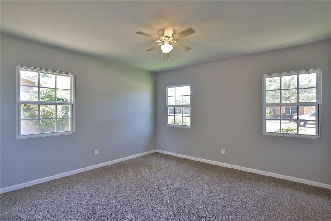 225 Lexington Avenue – photo 5