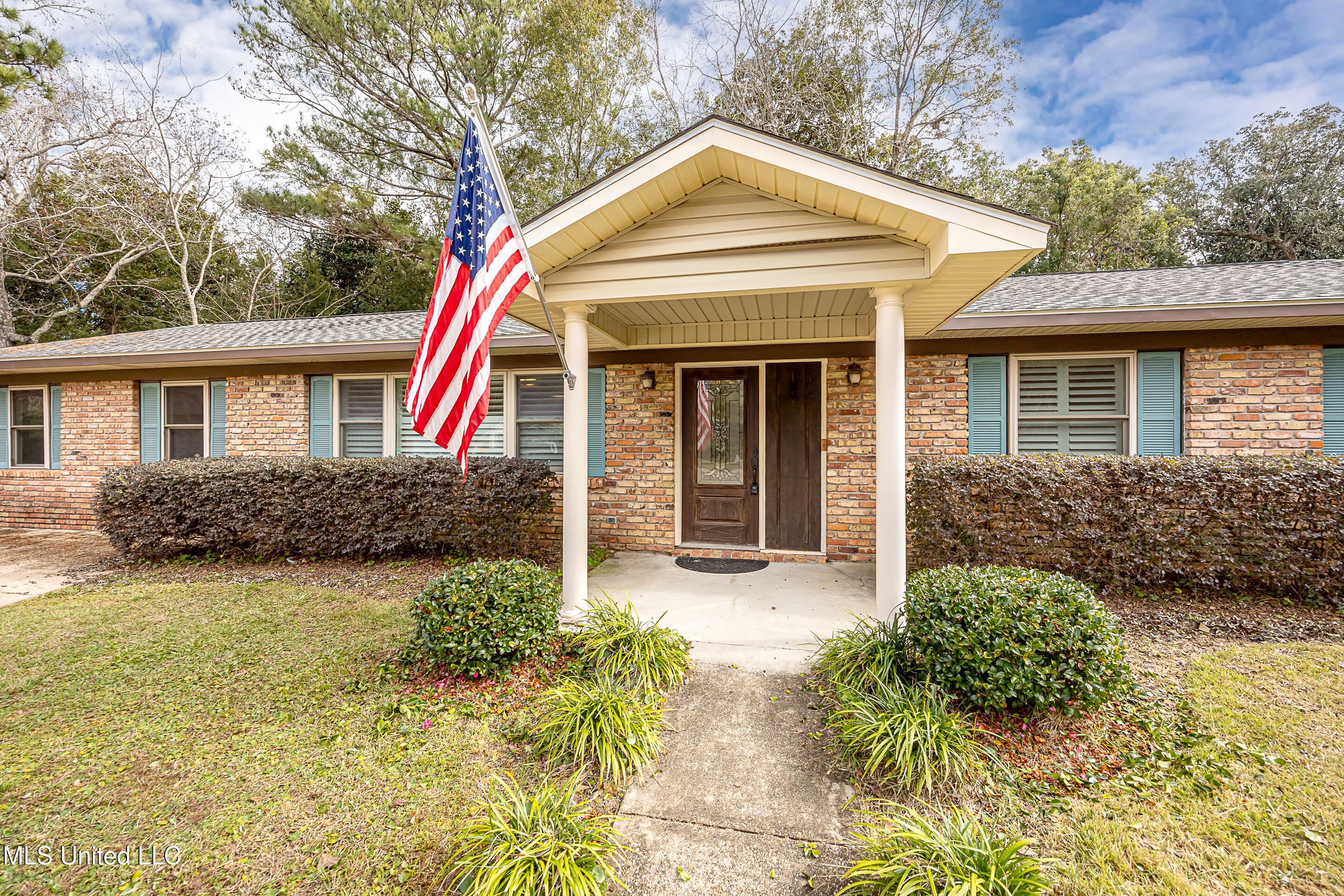 1107 Le Badine Court – photo 3