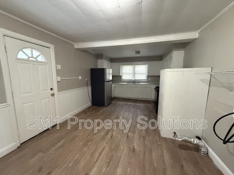 1036 Nancy Lane Southeast – photo 5