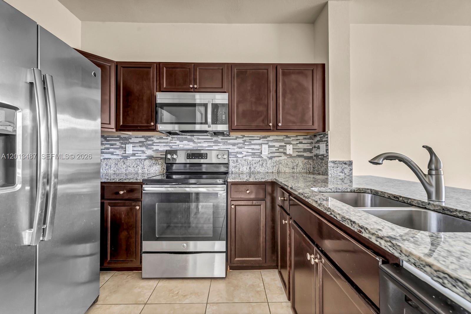 134 Southeast 28th Terrace – photo 1