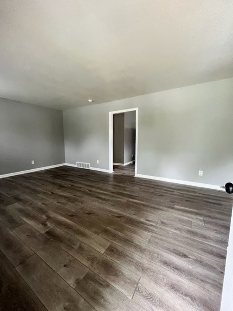 COMING SOON-Adorable 3 bedroom 1 bath house for Rent! – photo 3