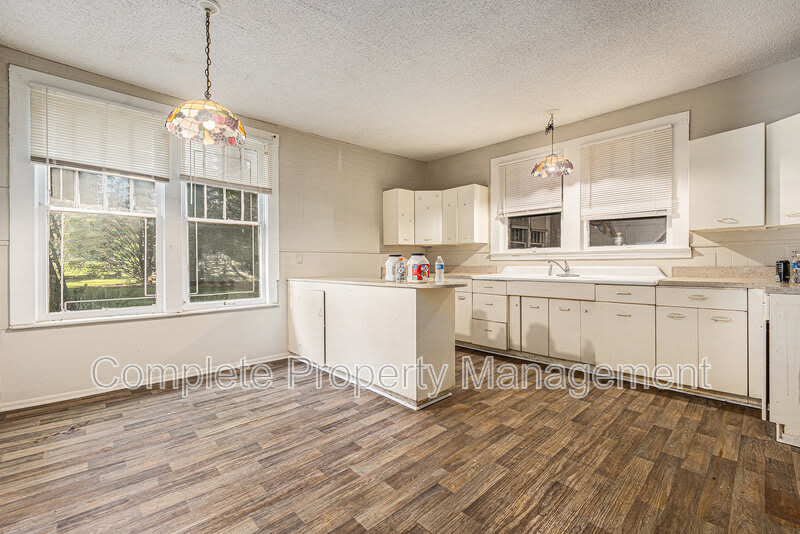 104 Henley Street – photo 5