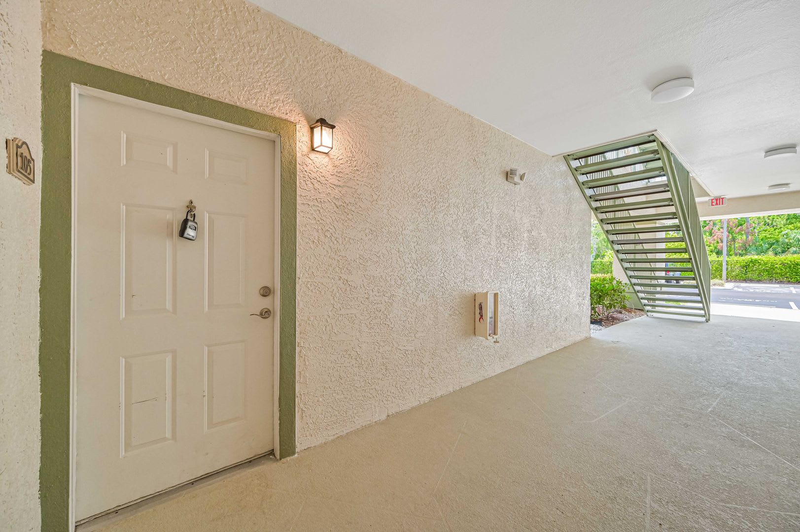 FIRST FLOOR CONDO ~ Walking Distance to Coconut Mall – photo 5