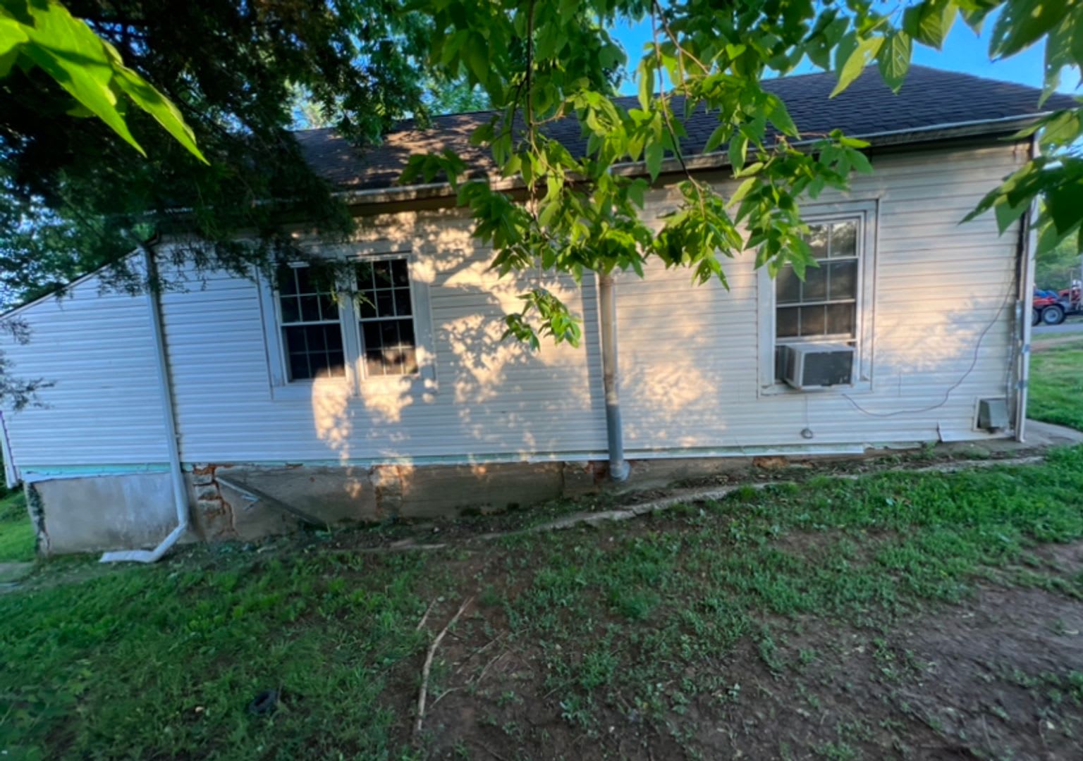 Coming Soon Investor Special In Town 500 Down 390 Month – photo 4
