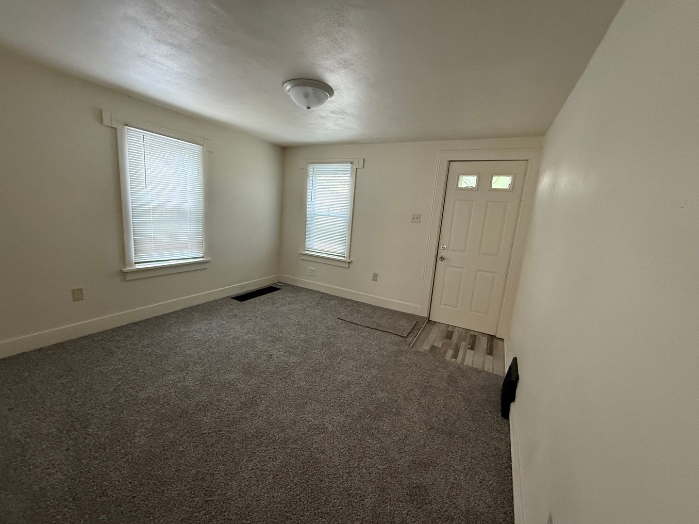 Cozy 4 Bedroom / 1 Bathroom For Rent – photo 3