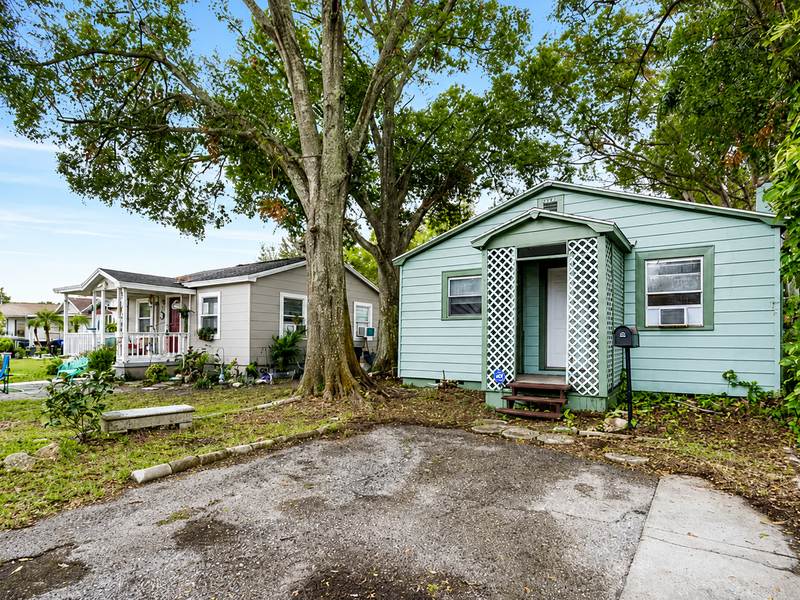 2552 27th Avenue North – photo 3