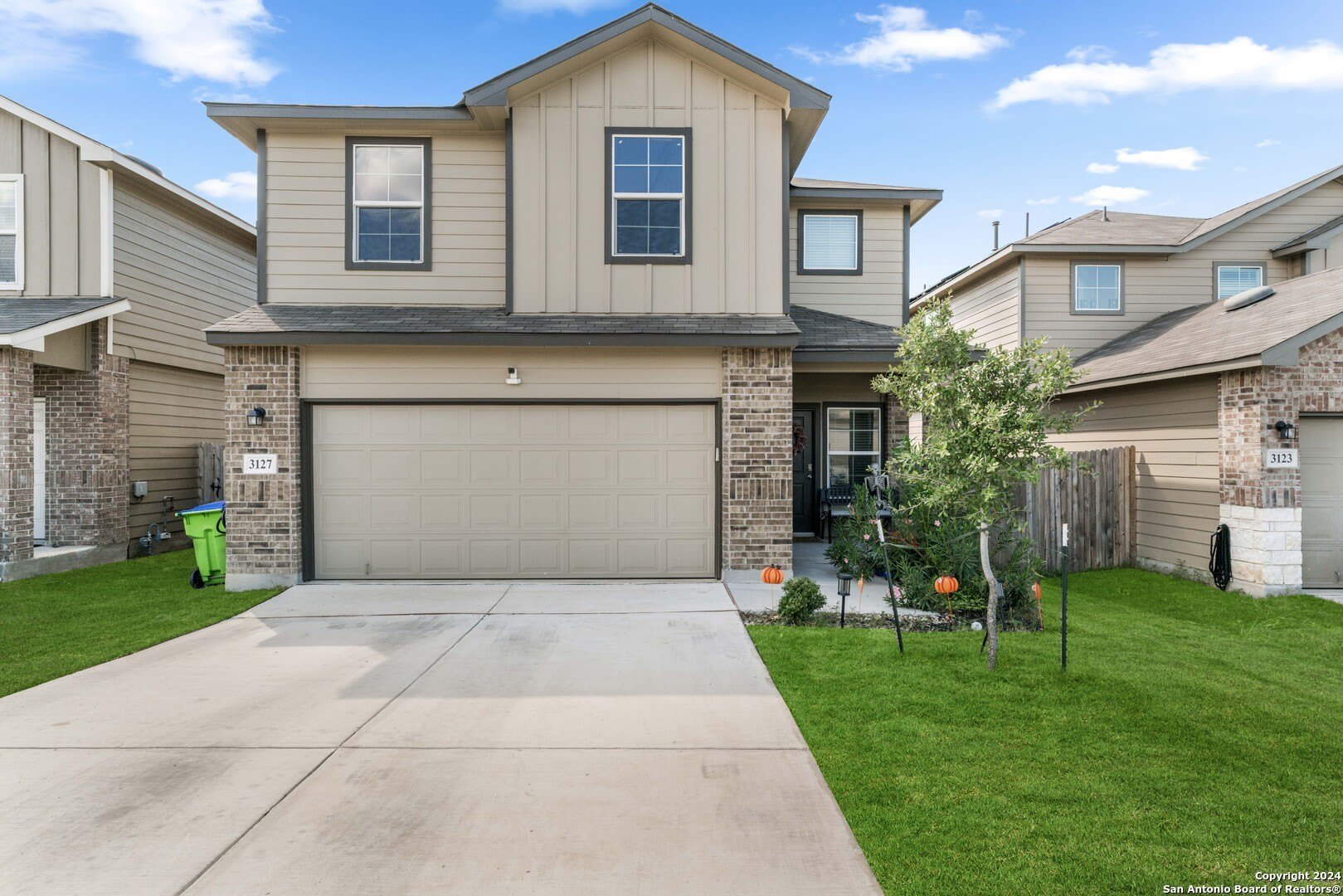 3127 KEUKA PARK DR – photo 1