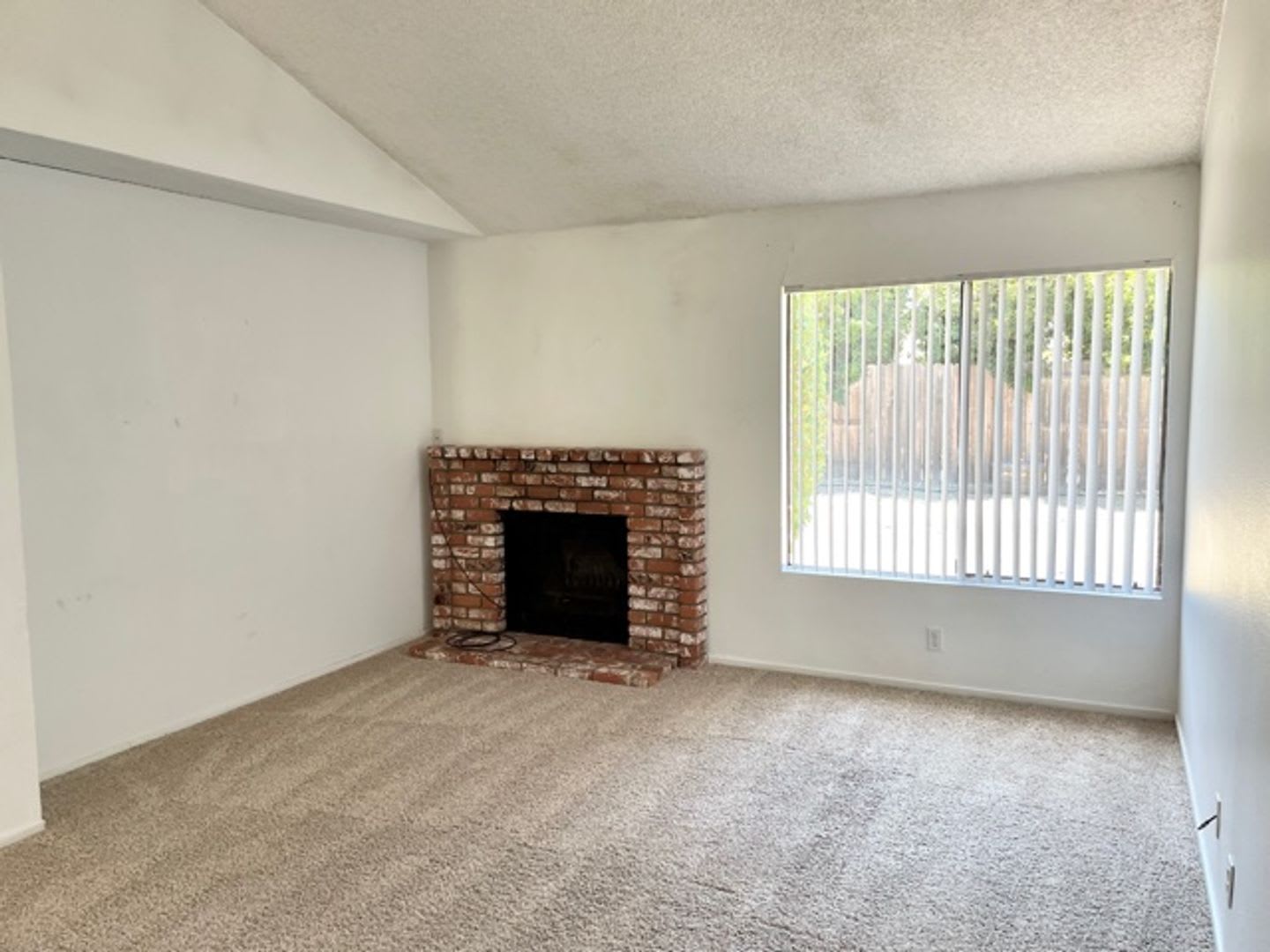 Slo 4 Bedroom 2 Bath In Laguna Lake – photo 3