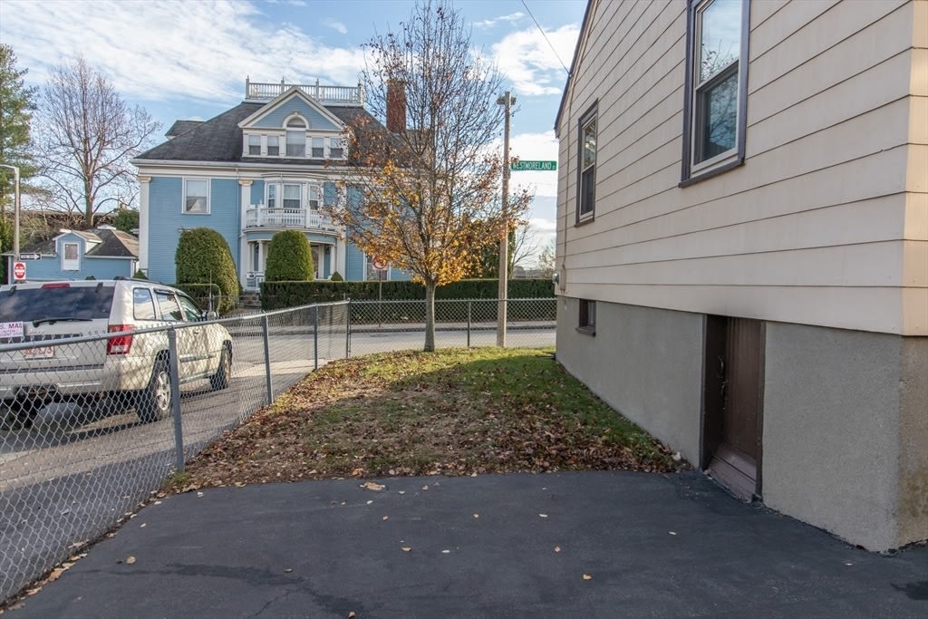33 Westmoreland St – photo 2