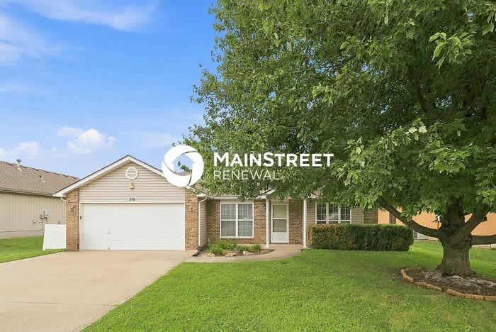 310 East Elm Street – photo 1