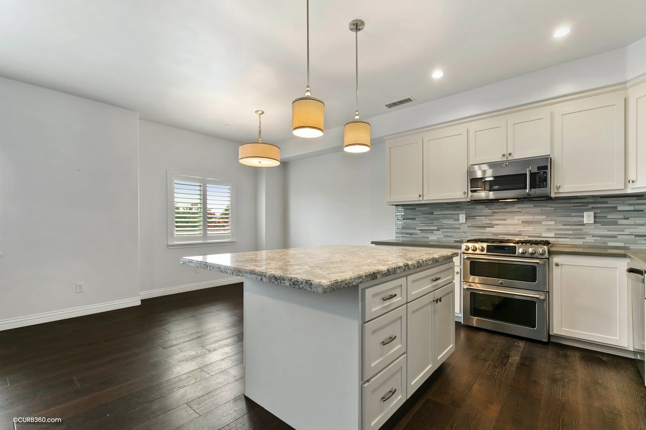 1627 Hornblend Street – photo 3