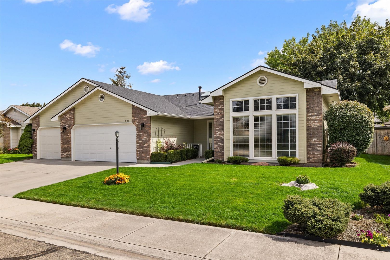 Spacious 3-Bedroom Meridian Home with Two Living Areas & EV Charging – photo 2