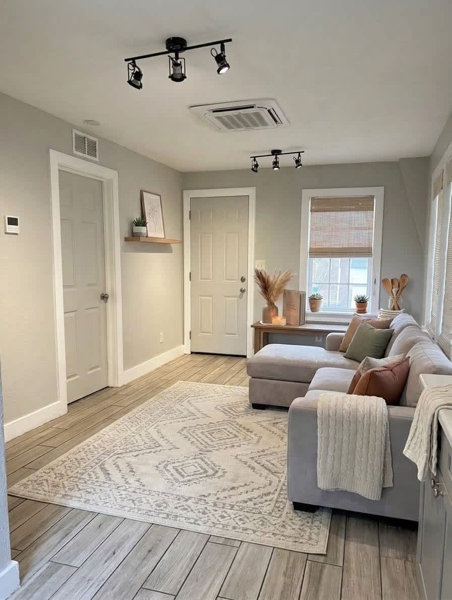 701 E Hanlon St – photo 1