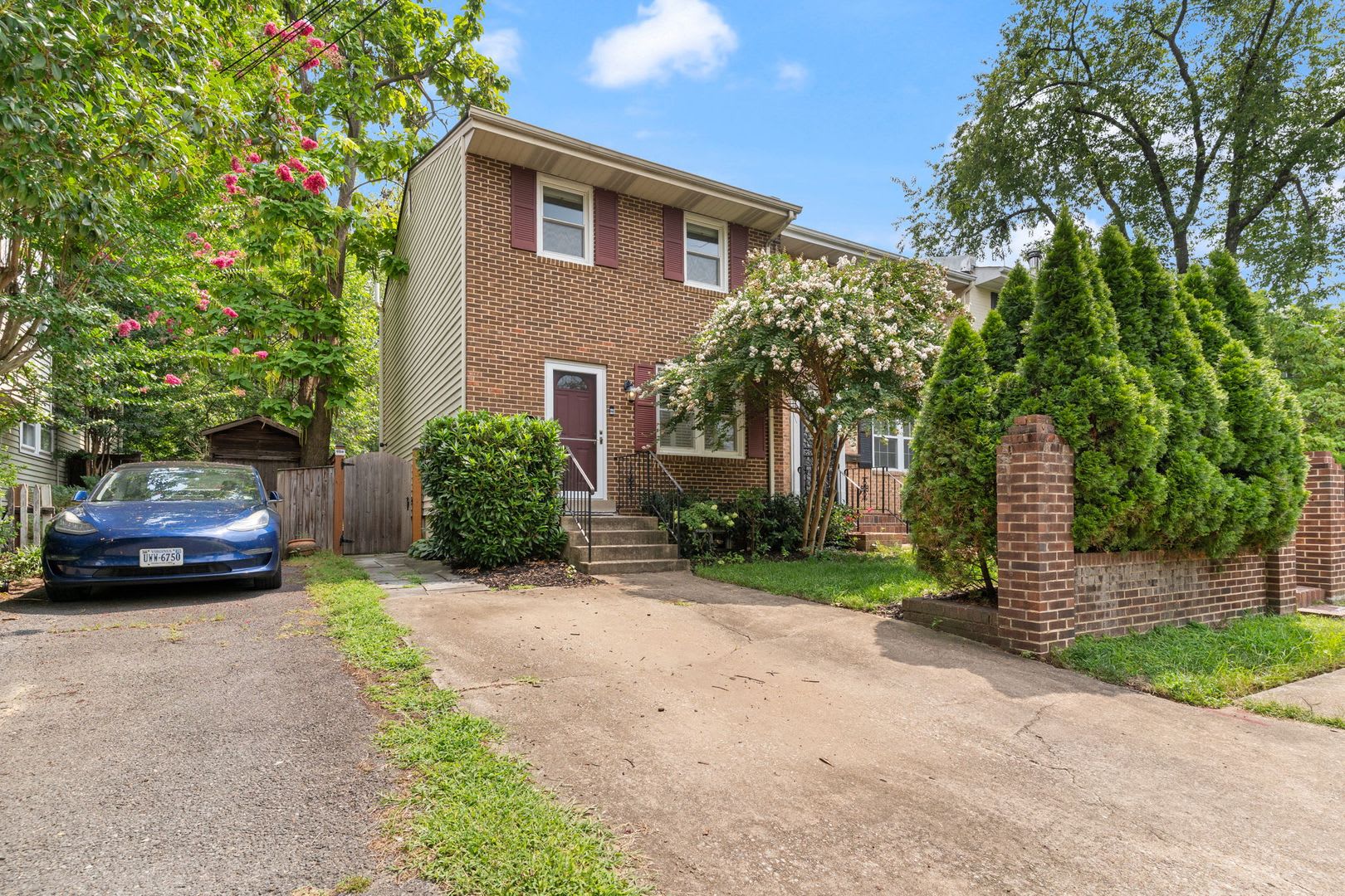 Charming Alexandria Home in a Prime Location – photo 2