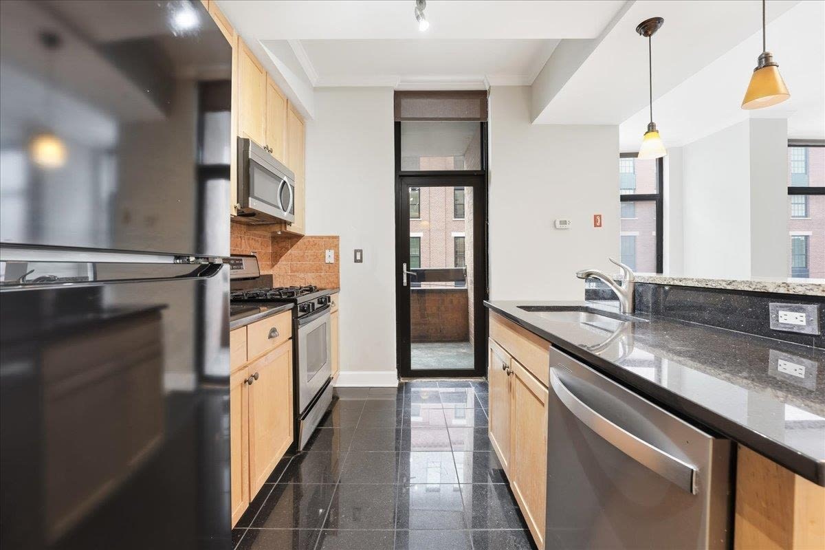 610 Newark St – photo 2