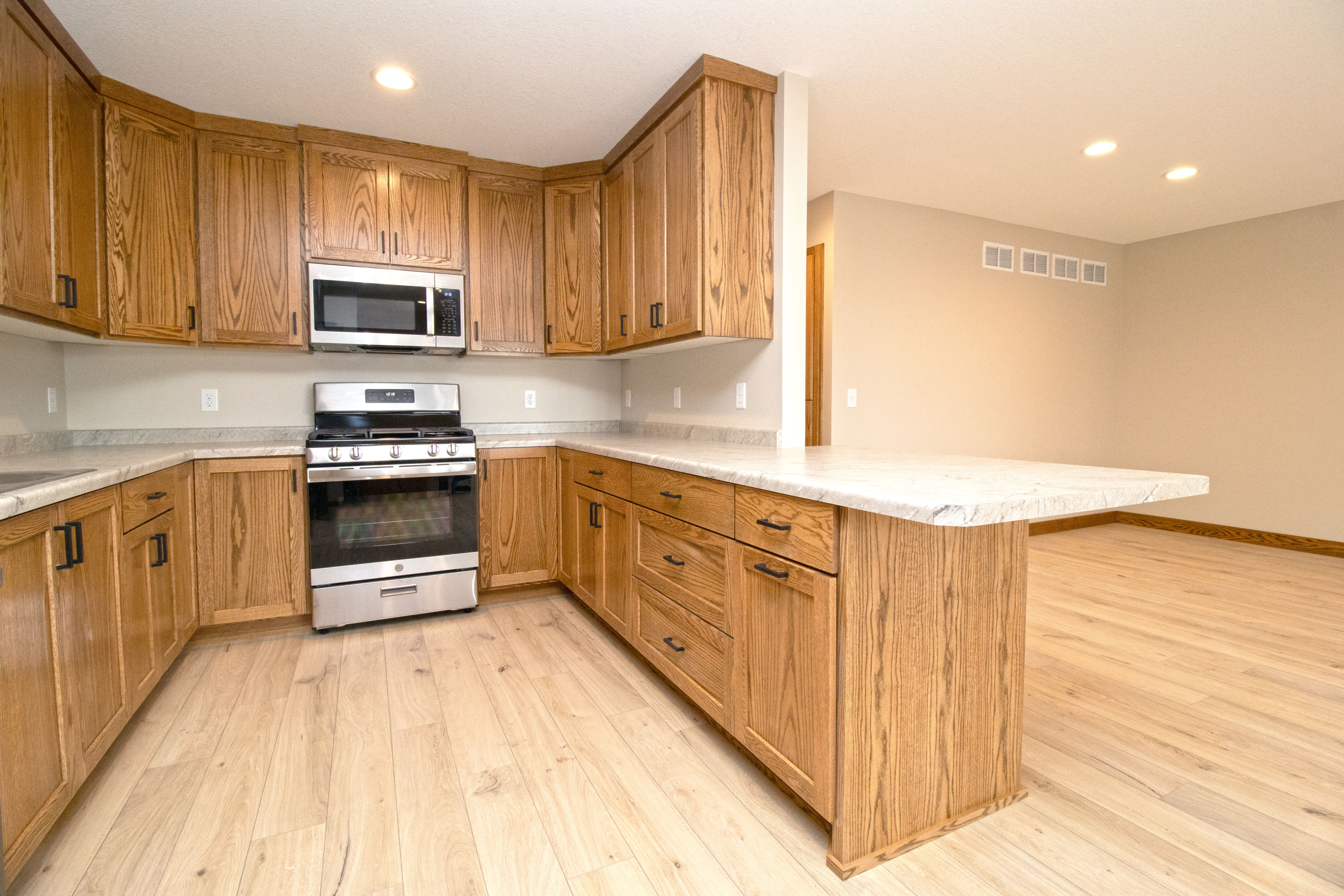 610 Martin Ave – photo 2