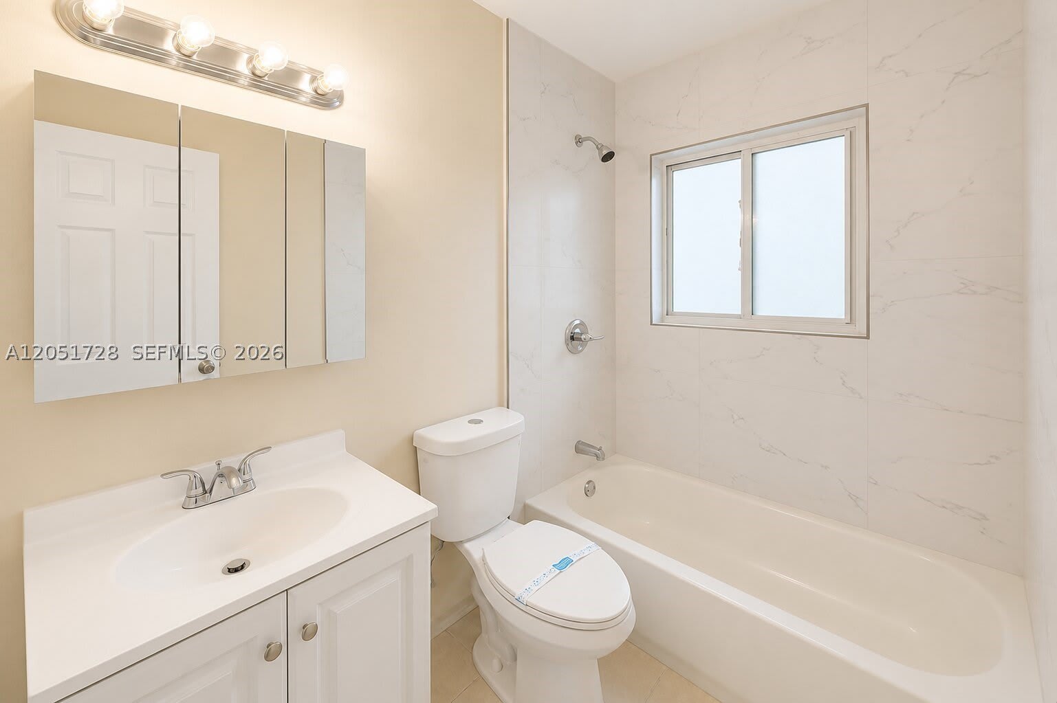 700 NE 25th St – photo 4