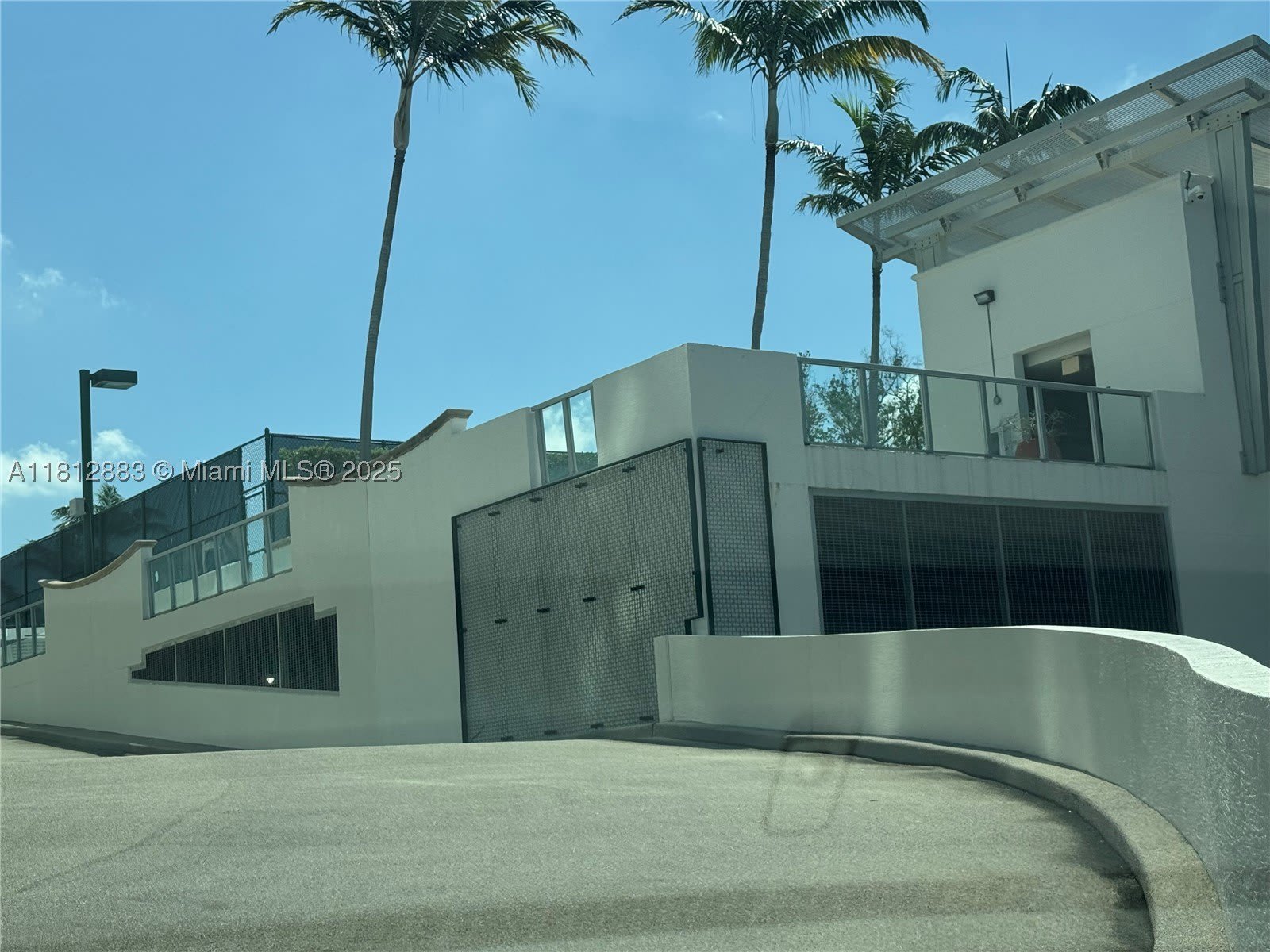 2641 N Flamingo Rd – photo 3