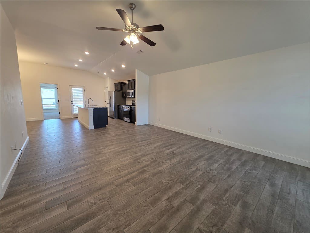 6006 Nw Hoover Street – photo 2
