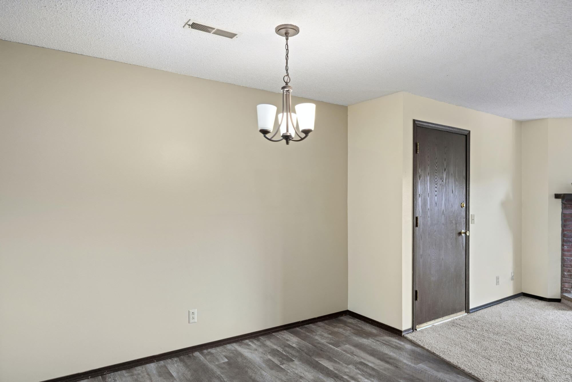Sandstone Apartments – photo 4