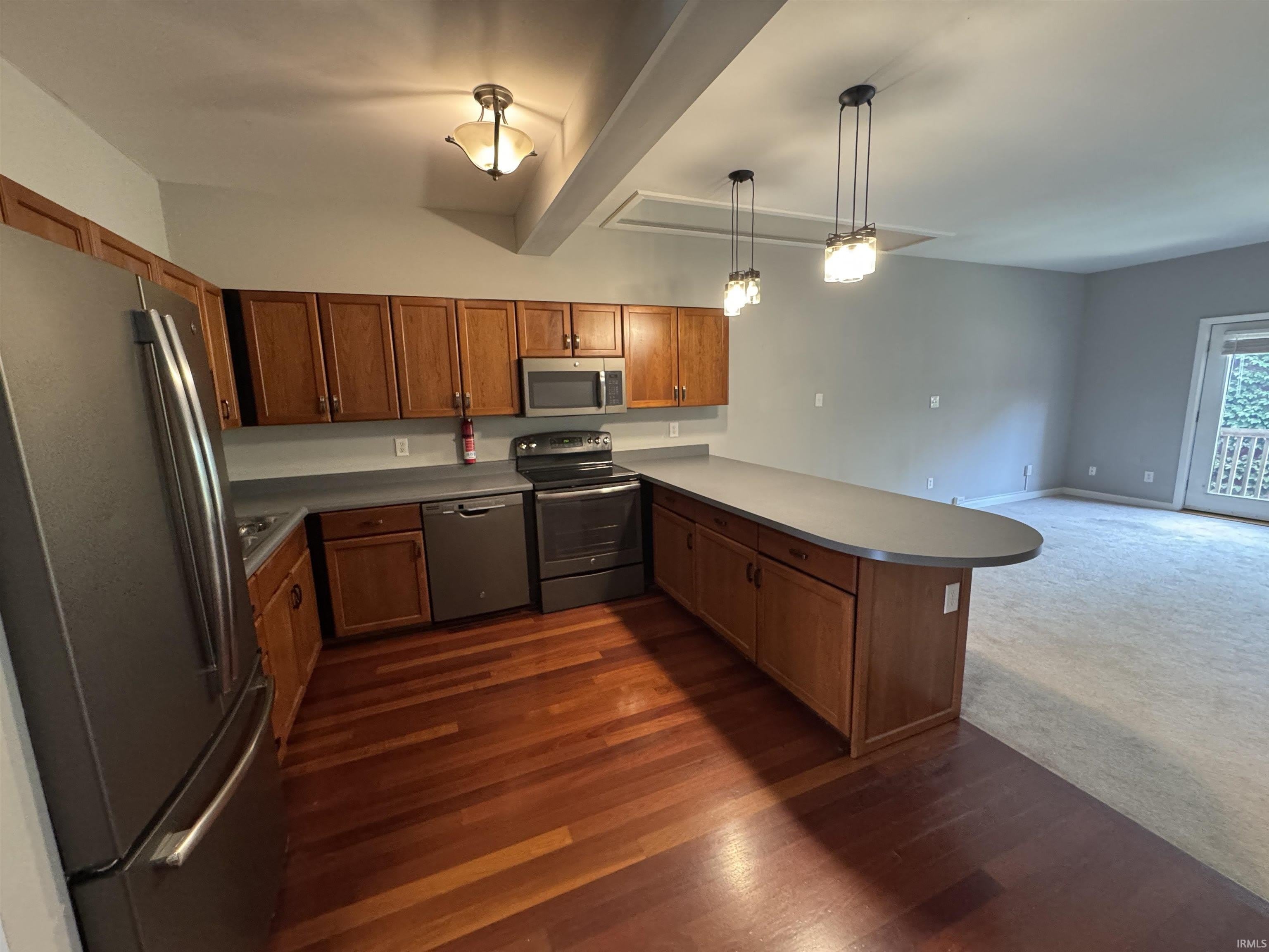 105 E 6th Street – photo 3
