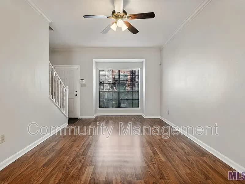 2632 S Roth Ave – photo 1