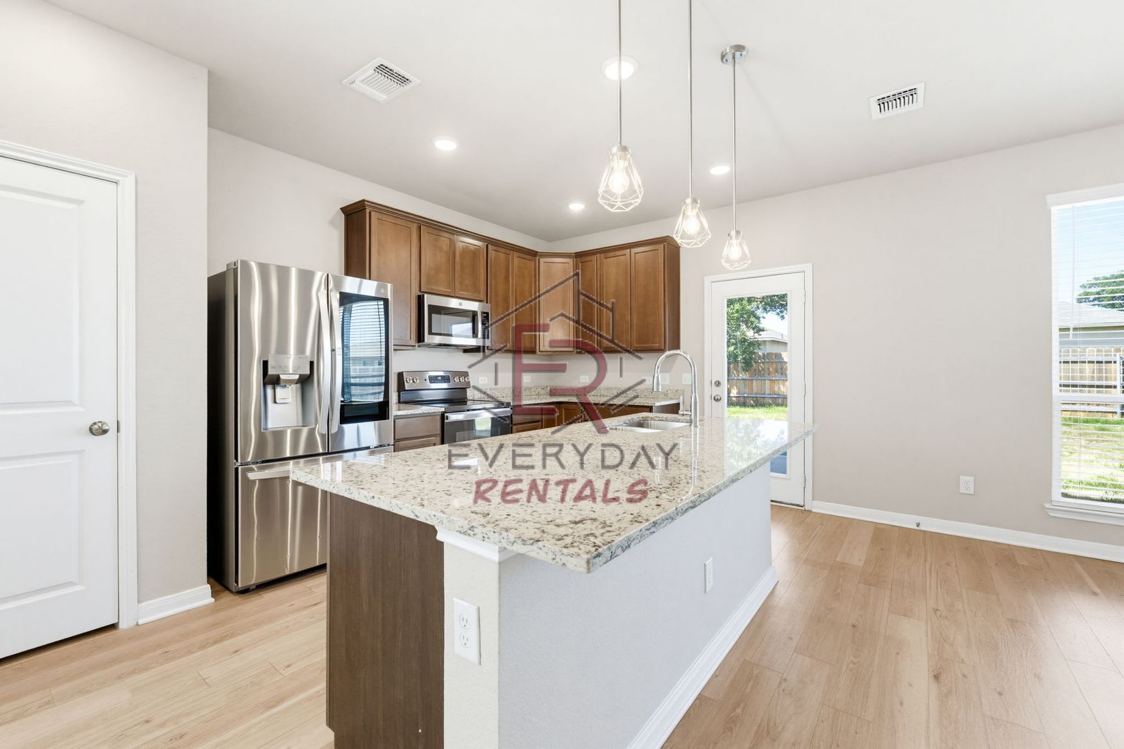 One Of A Kind 2 Story Home In Yowell Ranch – photo 3