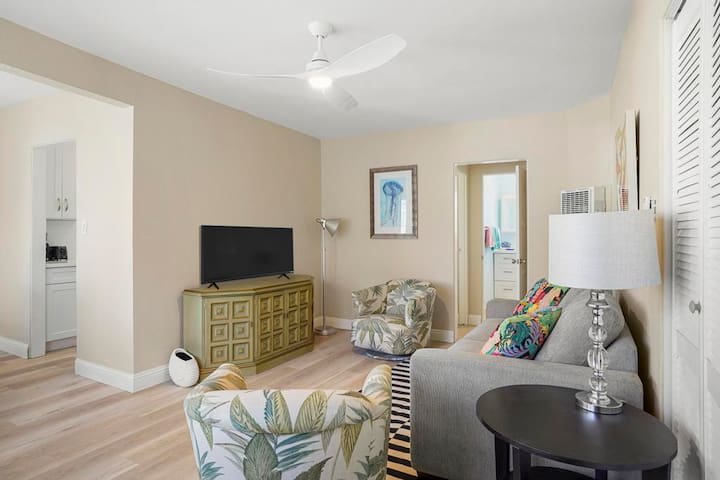 725 Whiting Court-1 – photo 4
