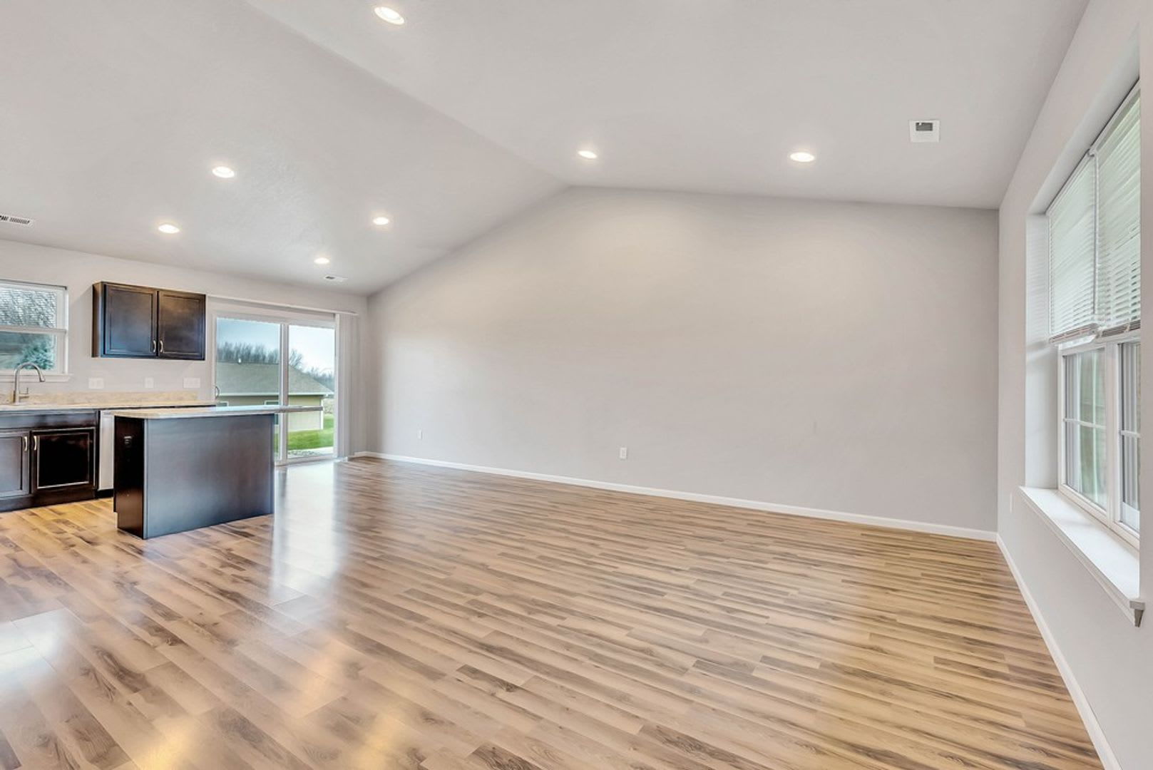 5480-5482 Summerland Dr – photo 3