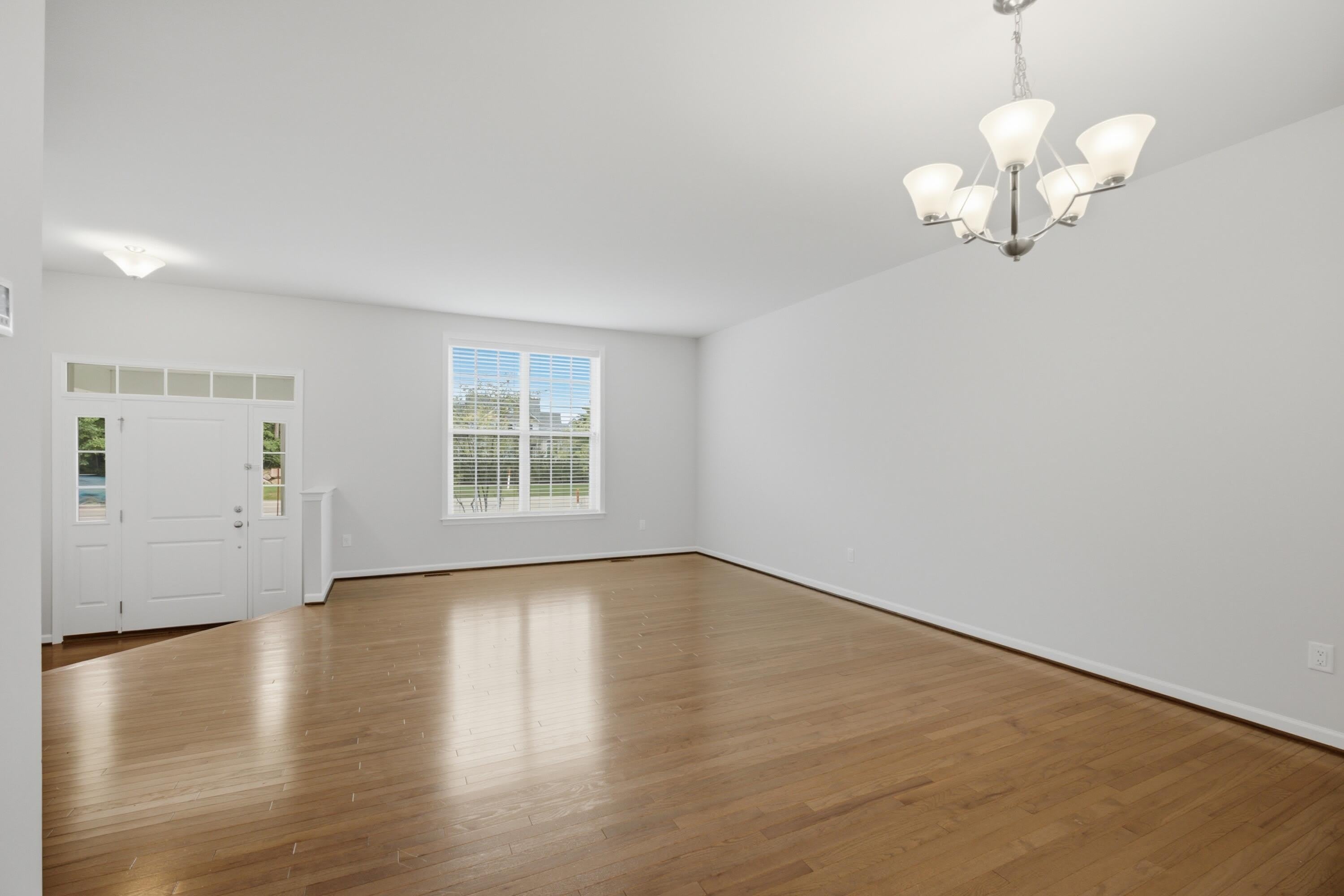 2780 Ashcombe Drive – photo 3