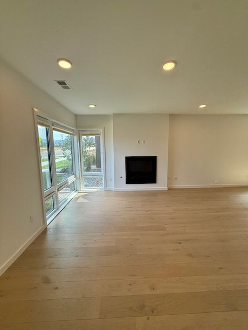 3 Bedrooms 2 1/2 Bathrooms – photo 5