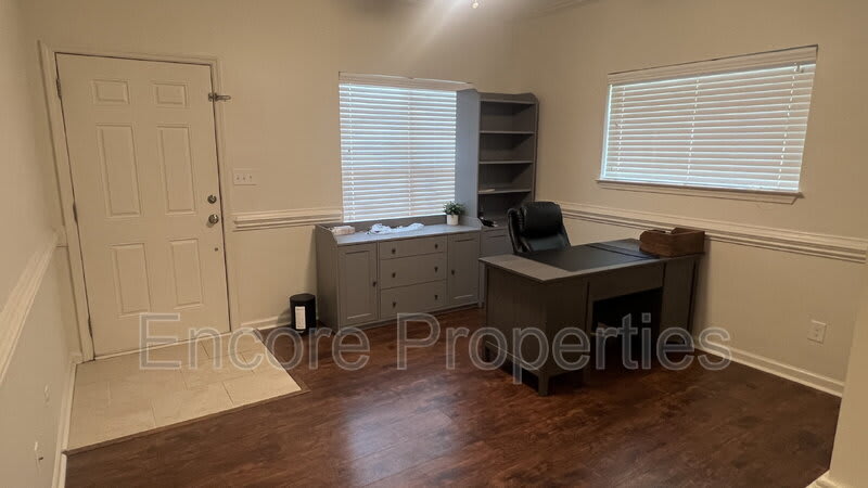 821 Central Park Drive – photo 5