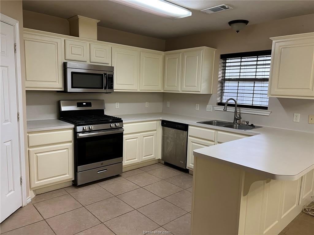 1206 Mullins Court – photo 3