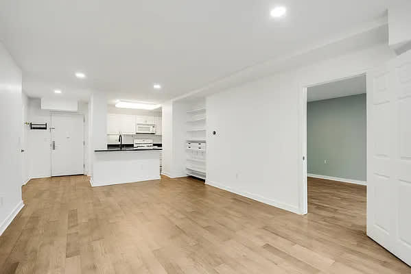 1407 5th Ave Apt 14 – photo 4