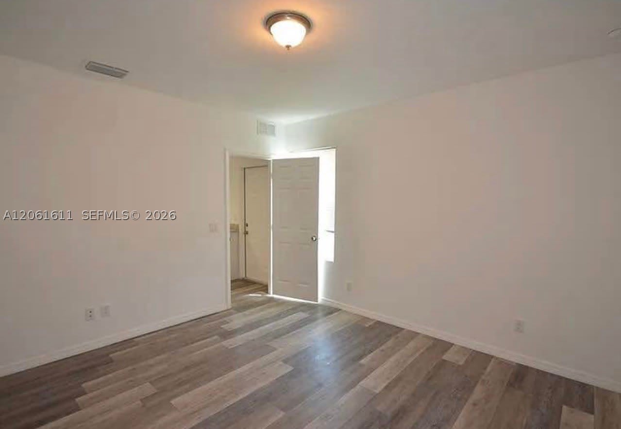 2221 Carver Ave – photo 2
