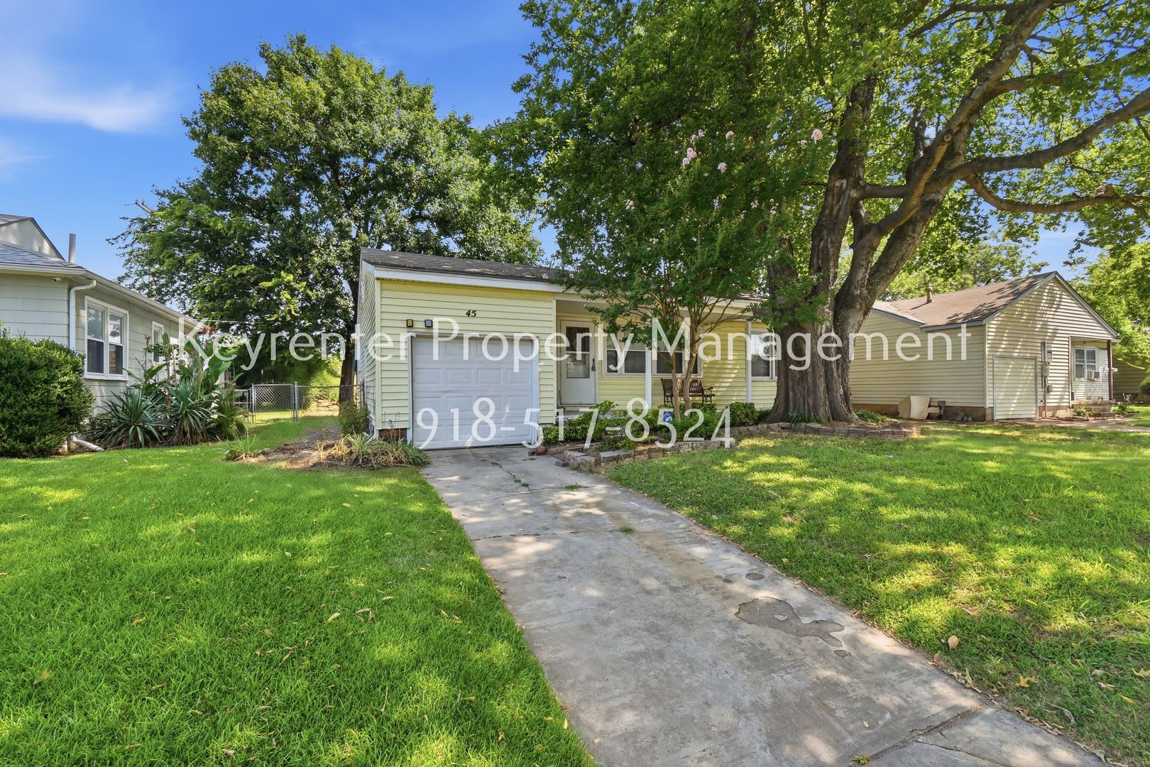 Remodeled Midtown Tulsa Bungalow Classic Charm With Modern Updates – photo 2