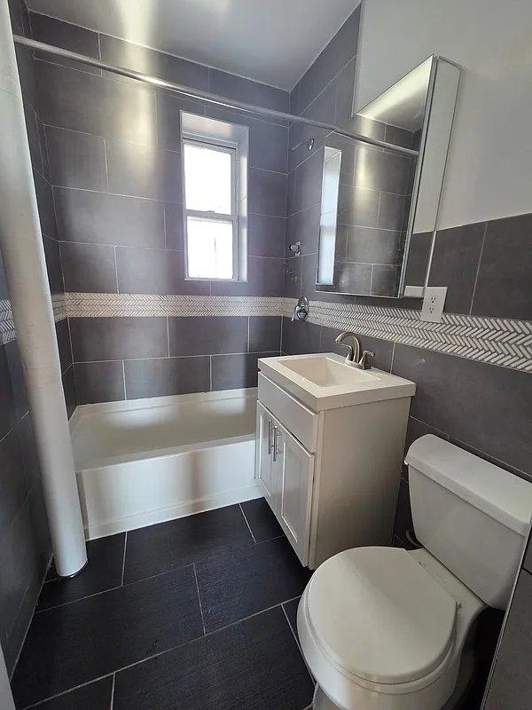 4400 Wickham Avenue – photo 4