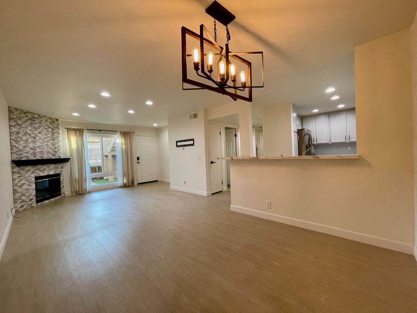 Gorgeously Remodeled 3 Bedroom 2 Bathroom in Rancho SD! – photo 1